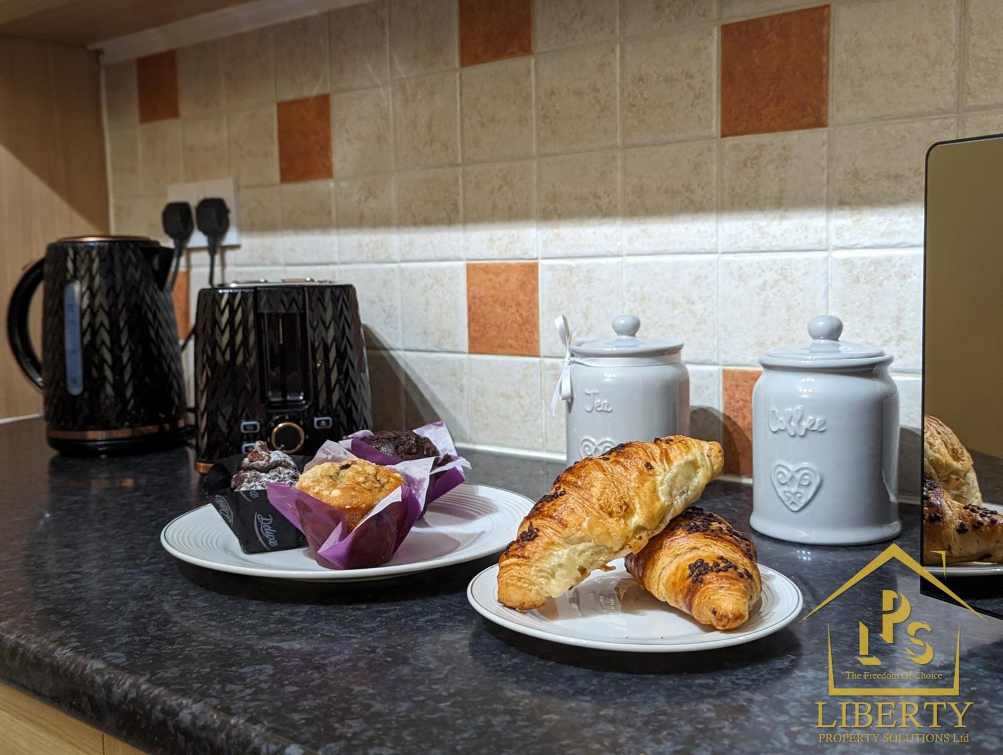 6 Guests * 4 Bedroom * Free Wi-Fi *Huntingdon Esterno foto