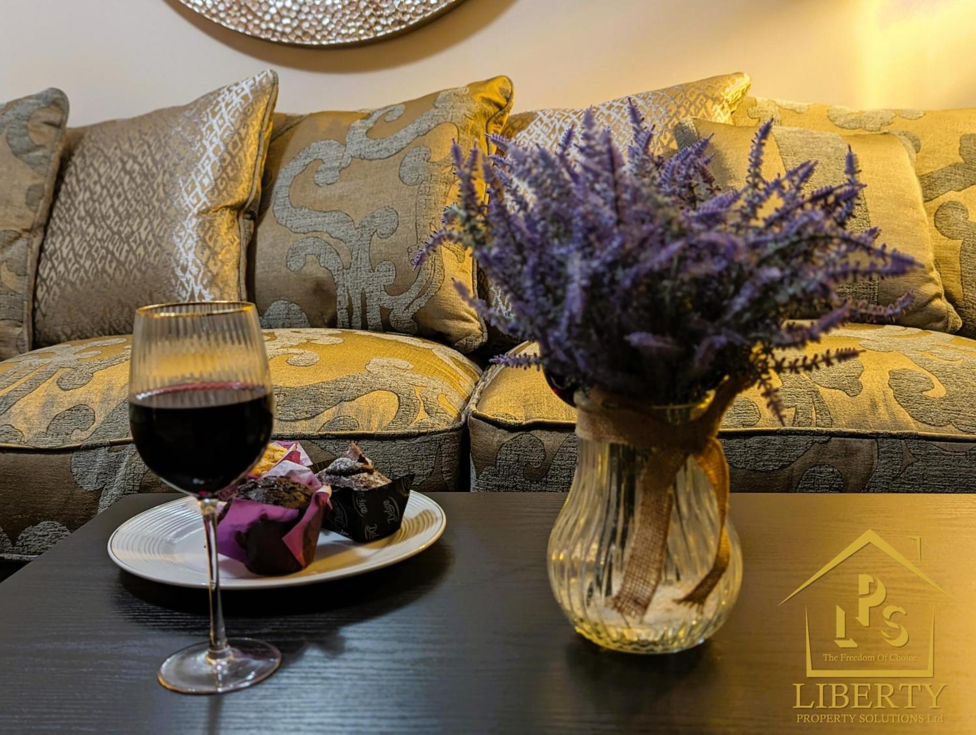 6 Guests * 4 Bedroom * Free Wi-Fi *Huntingdon Esterno foto