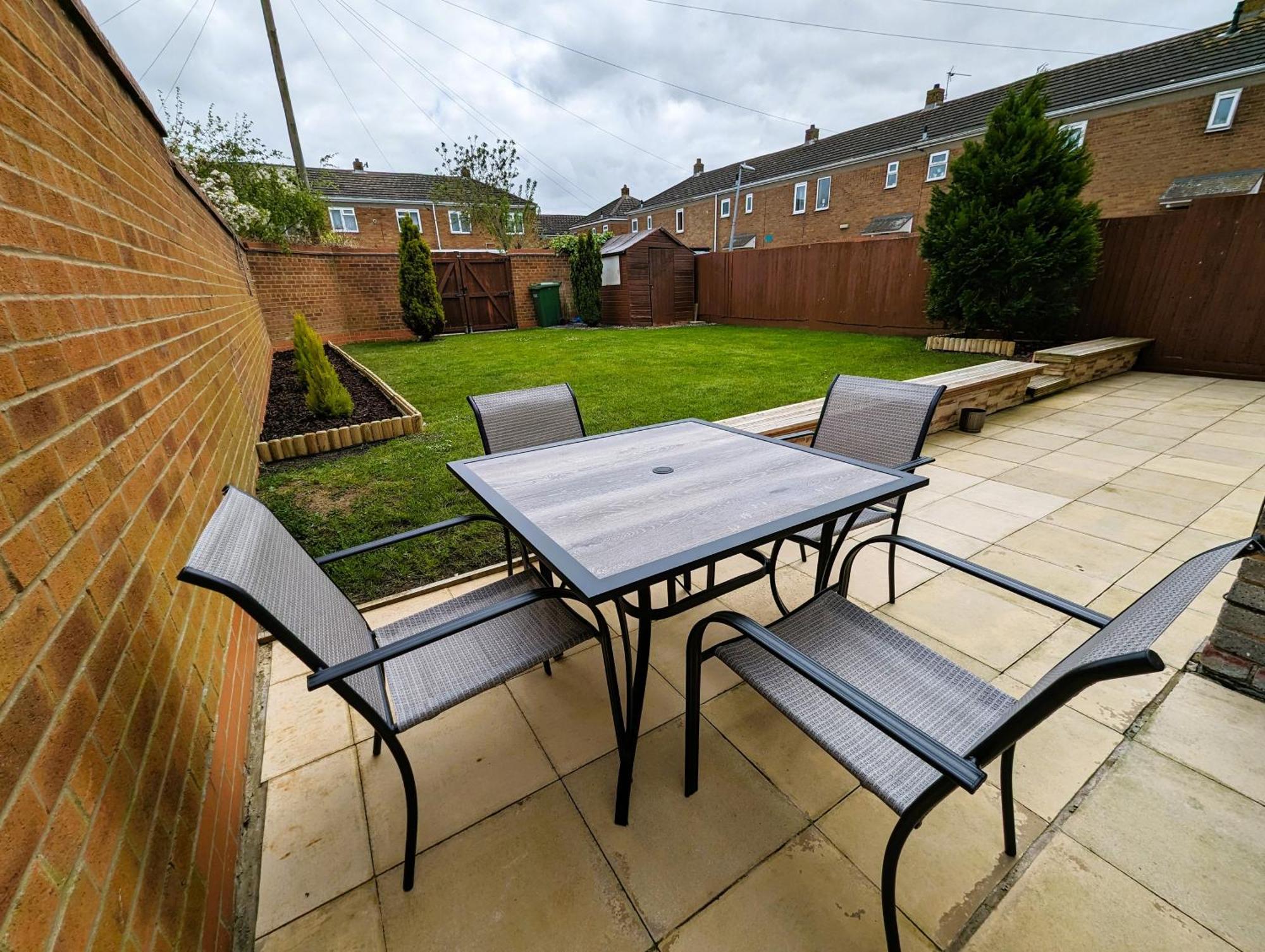 6 Guests * 4 Bedroom * Free Wi-Fi *Huntingdon Esterno foto